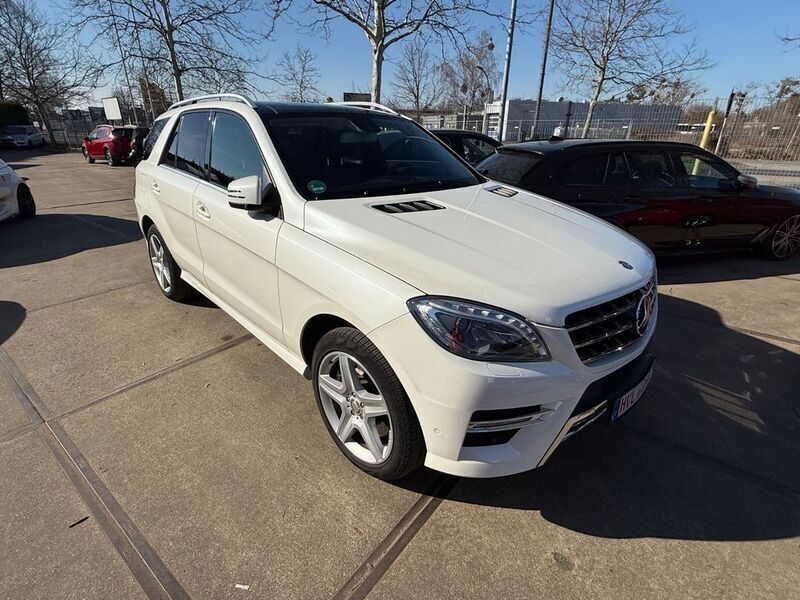 Weiß Gebraucht 2012 Mercedes ML350 AMG SUV | 18.999 € (Superpreis) - Bild 1/4
