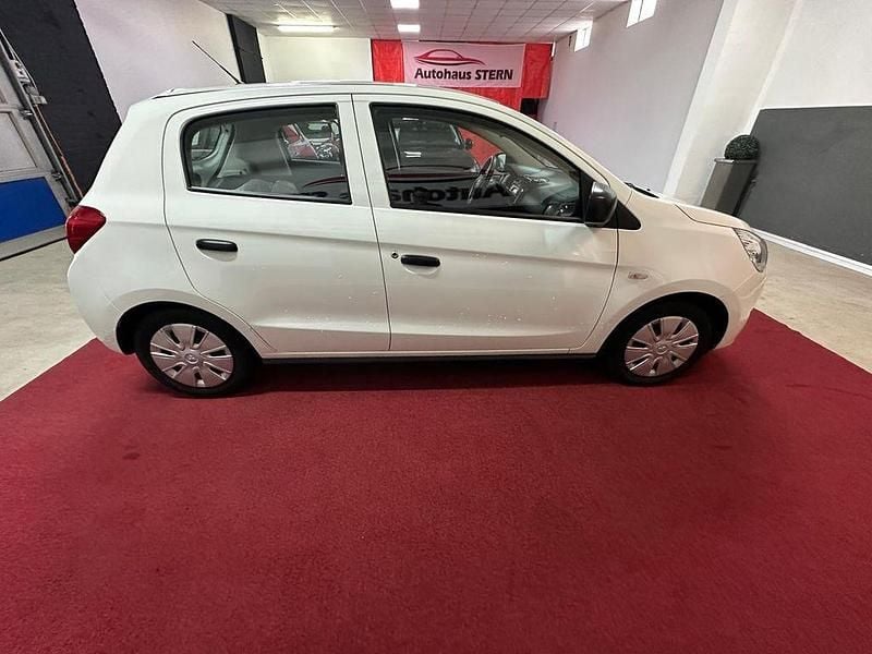 Gebraucht Mitsubishi Space Star 71 PS (52 kW) 2015 Weiß Limousine