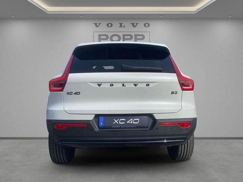 Neu Volvo XC40 Plus 163 PS (119 kW) 2026 Vapour grey SUV