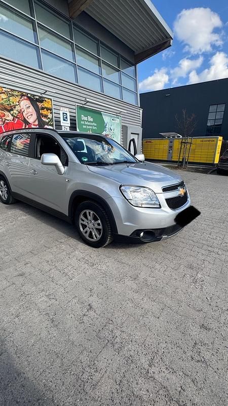 Gebraucht Chevrolet Orlando 141 PS (103 kW) 2011 Silber Van / Kleinbus