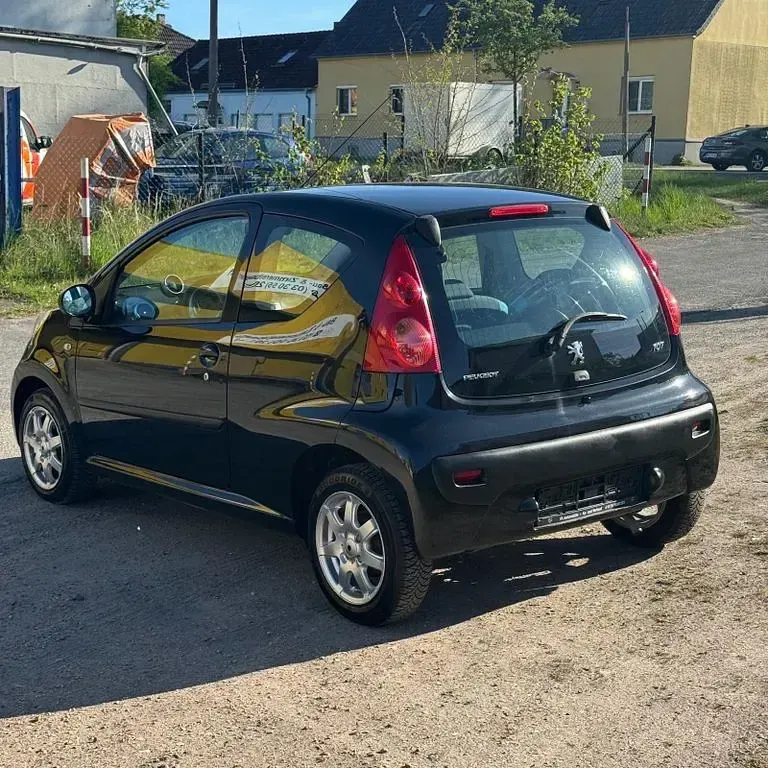 Gebraucht Peugeot 107 Urban Move 68 PS (50 kW) 2009 Schwarz Kleinwagen