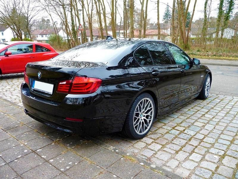 Gebraucht BMW 530 M Sport 245 PS (180 kW) 2011 Schwarz Limousine