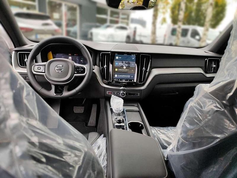 Weiß Gebraucht 2025 Volvo XC60 SUV | 50.255 € (Guter Preis) - Bild 1/4