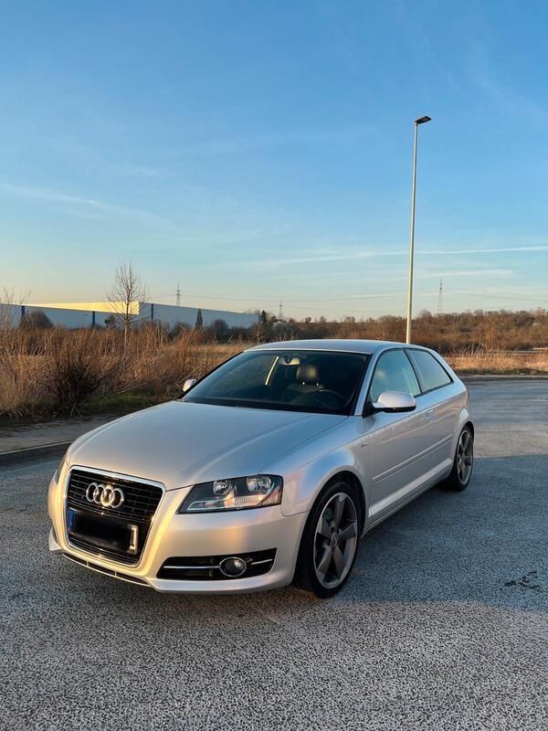 Silber Gebraucht 2012 Audi A3 S-Line Kleinwagen | 7.500 € (Superpreis) - Bild 1/4