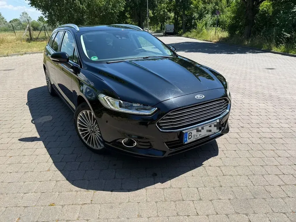 Gebraucht Ford Mondeo Titanium 241 PS (177 kW) 2017 Schwarz Limousine