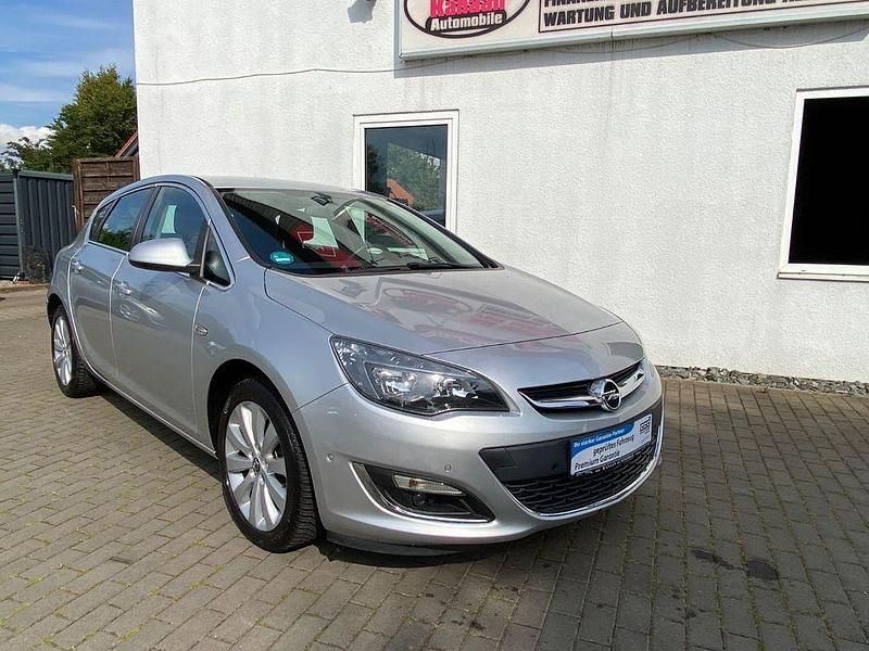 Silber Gebraucht 2015 Opel Astra Exklusiv Limousine | 6.990 € (Superpreis) - Bild 1/4