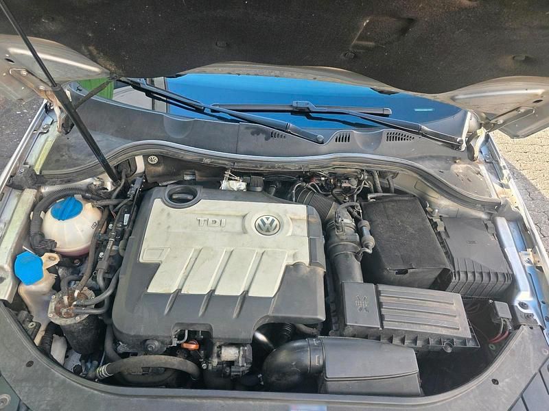 Gebraucht VW Passat 160 PS (117 kW) 2008 Grau Kleinwagen