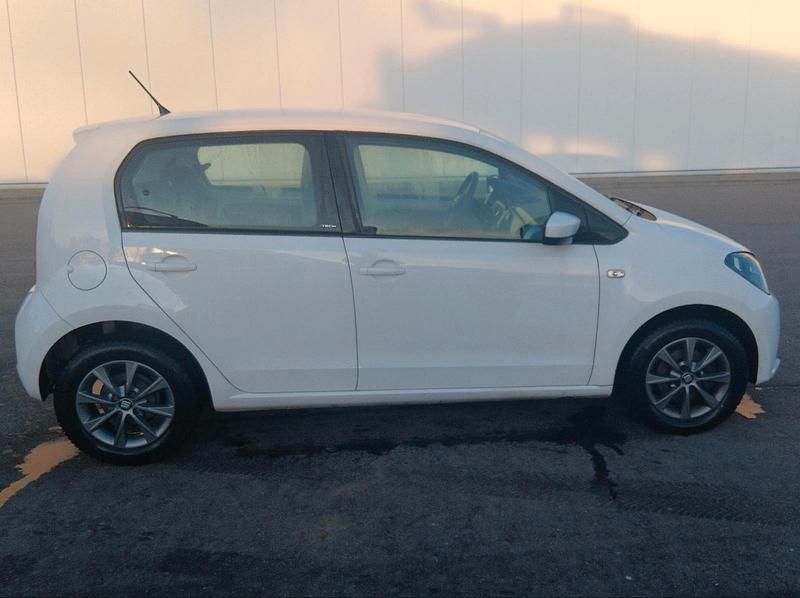 Gebraucht Seat Mii 60 PS (44 kW) 2015 Weiß Kleinwagen