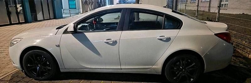 Gebraucht Opel Insignia 116 PS (85 kW) 2011 Weiß Limousine