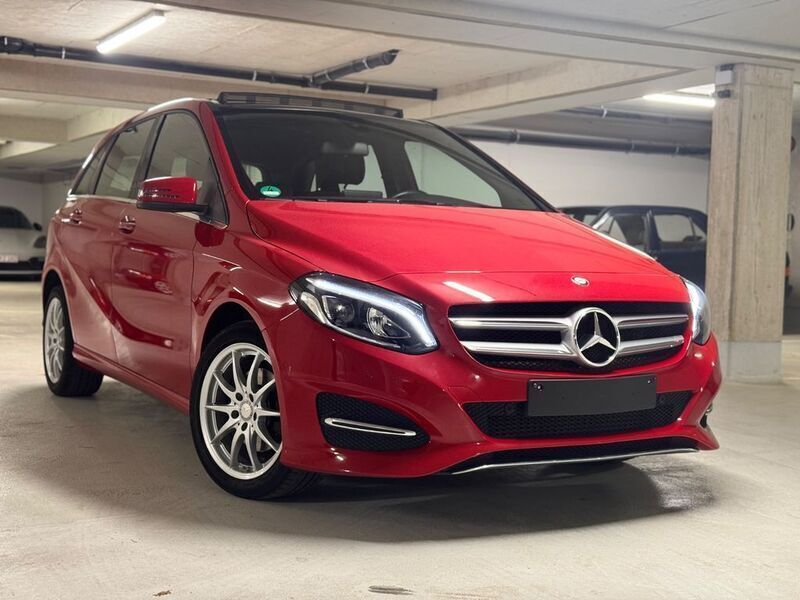 Rot Gebraucht 2016 Mercedes B220 Van / Kleinbus | 19.970 € (Fairer Preis) - Bild 1/4