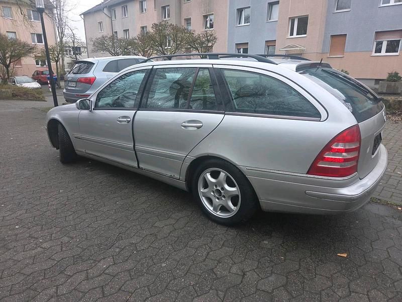 Gebraucht Mercedes C320 218 PS (160 kW) 2001 Silber Kombi