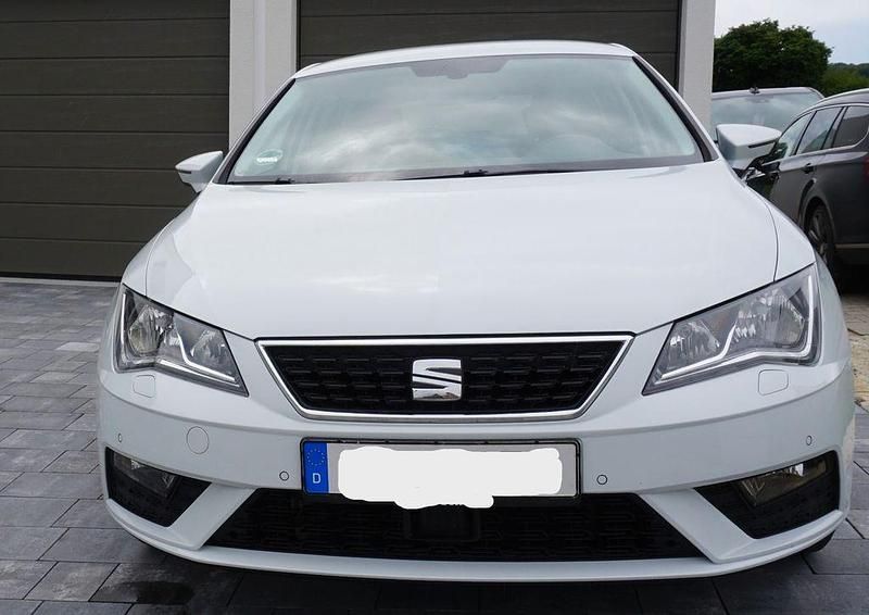 Weiß Gebraucht 2019 Seat Leon Style Limousine | 12.800 € (Guter Preis) - Bild 1/4