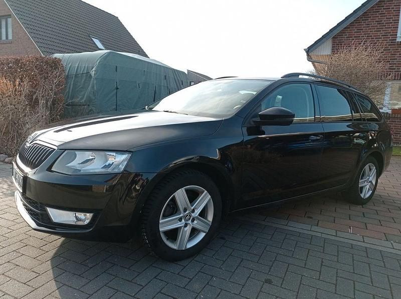 Gebraucht Skoda Octavia Elegance 150 PS (110 kW) 2015 Schwarz Kleinwagen