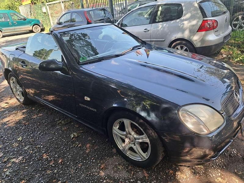 Gebraucht Mercedes SLK230 193 PS (141 kW) 1997 Schwarz Cabrio