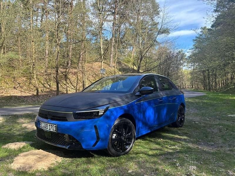 Gebraucht Opel Corsa-e 114 kW (156 PS) 2024 Voltaic blue met Kleinwagen