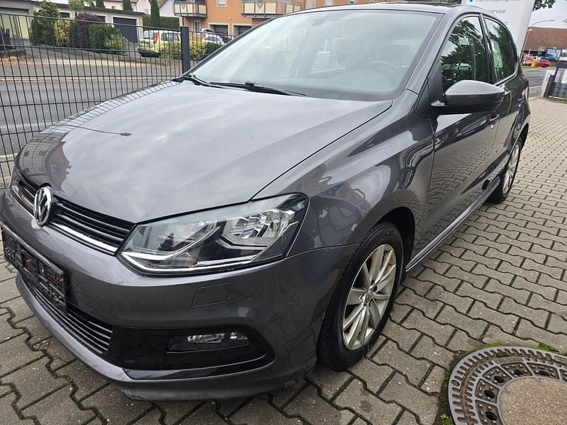 Grau Gebraucht 2017 VW Polo R-line Kleinwagen | 5.990 € (Superpreis) - Bild 1/4