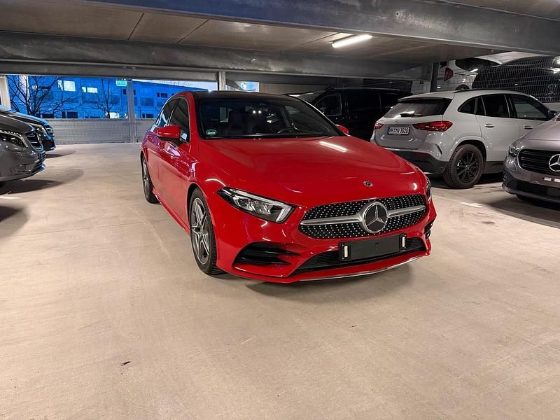 Gebraucht Mercedes A200 163 PS (119 kW) 2018 Rot Kleinwagen