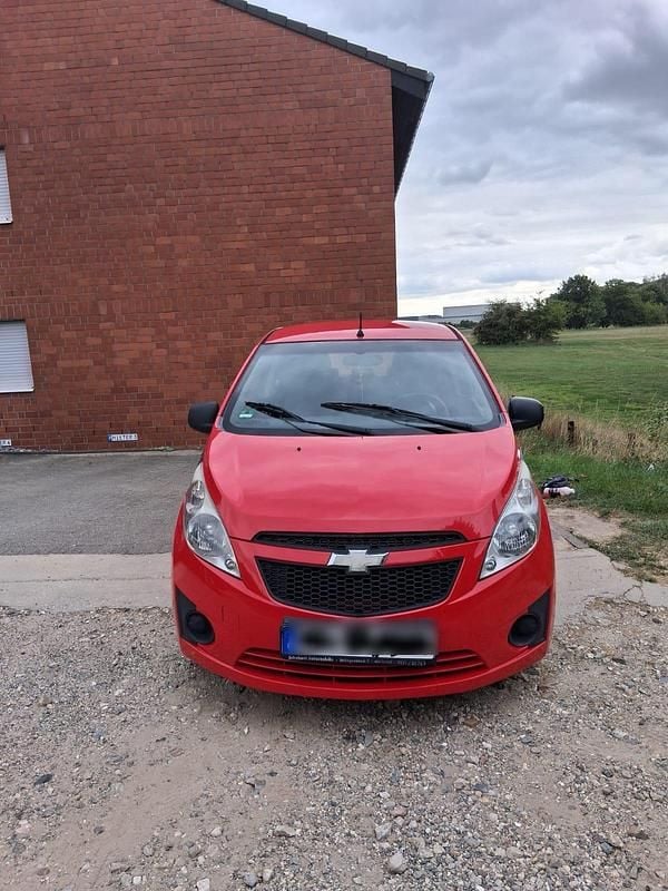 Rot Gebraucht 2011 Chevrolet Spark Kleinwagen | 999 € (Guter Preis) - Bild 1/4
