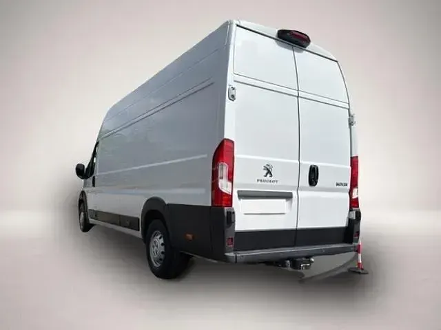 Gebraucht Peugeot Boxer Premium 165 PS (121 kW) 2022 Manufacturer Van