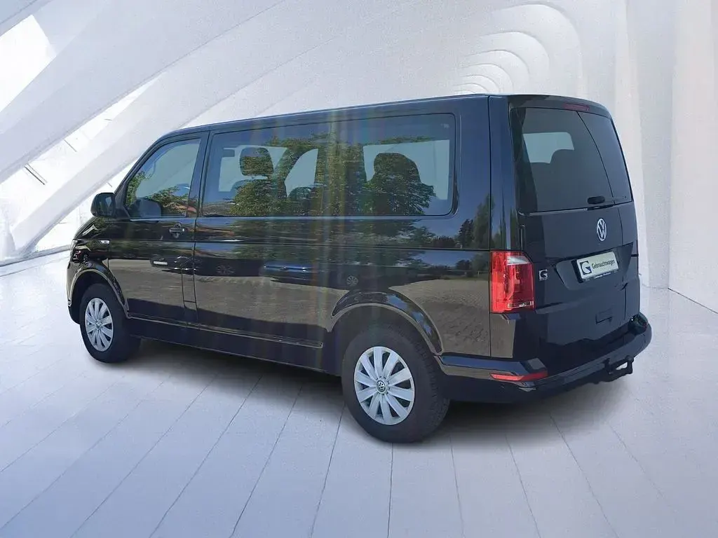 Gebraucht VW Multivan Trendline 150 PS (110 kW) 2019 Deep black perleffekt Van / Kleinbus