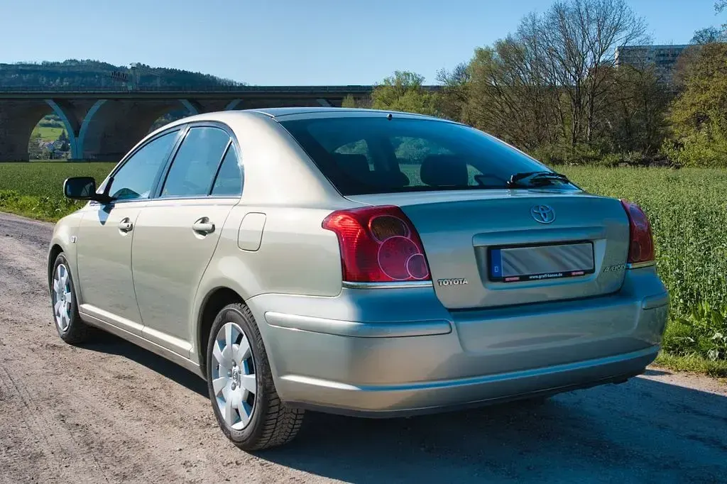 Gebraucht Toyota Avensis 129 PS (94 kW) 2006 Grün Limousine