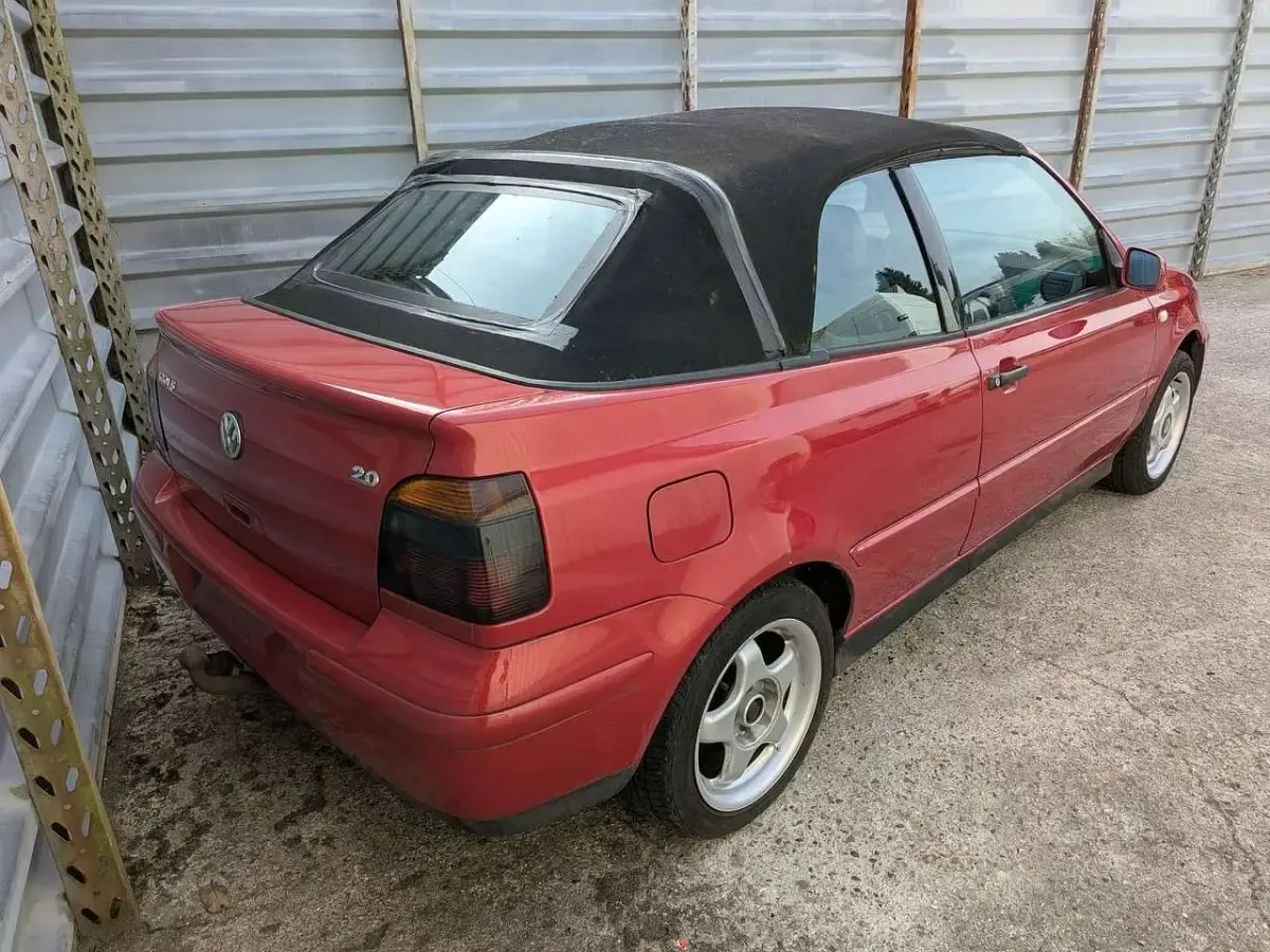 Używany VW Golf Highline 116 KM (85 kW) 2001 Czerwony Kabriolet