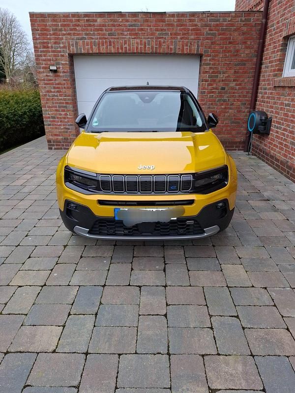 Gebraucht Jeep Avenger EV Summit 114 kW (156 PS) 2023 Gold SUV