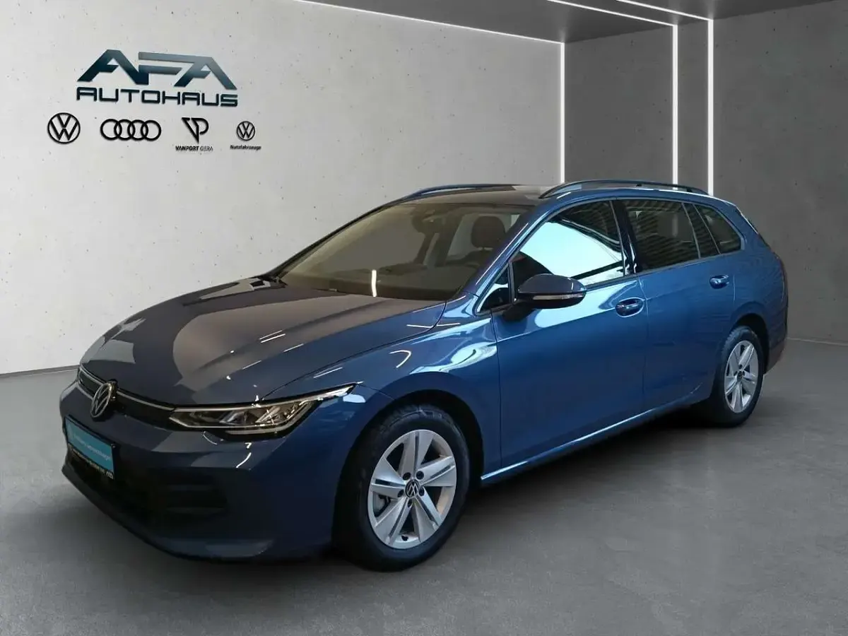 Gebraucht VW Golf VIII Life 116 PS (85 kW) 2025 Blau Limousine