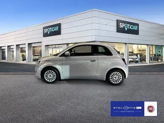 Gebraucht Fiat 500e La Prima 86 kW (118 PS) 2025 Himmelblau Limousine
