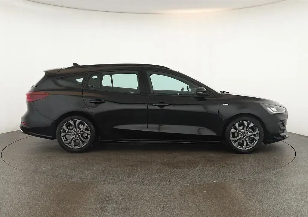 Gebraucht Ford Focus ST-Line 116 PS (85 kW) 2024 Agate black Limousine