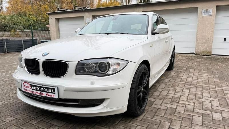Gebraucht BMW 120 Advantage 170 PS (125 kW) 2011 Weiß Kleinwagen