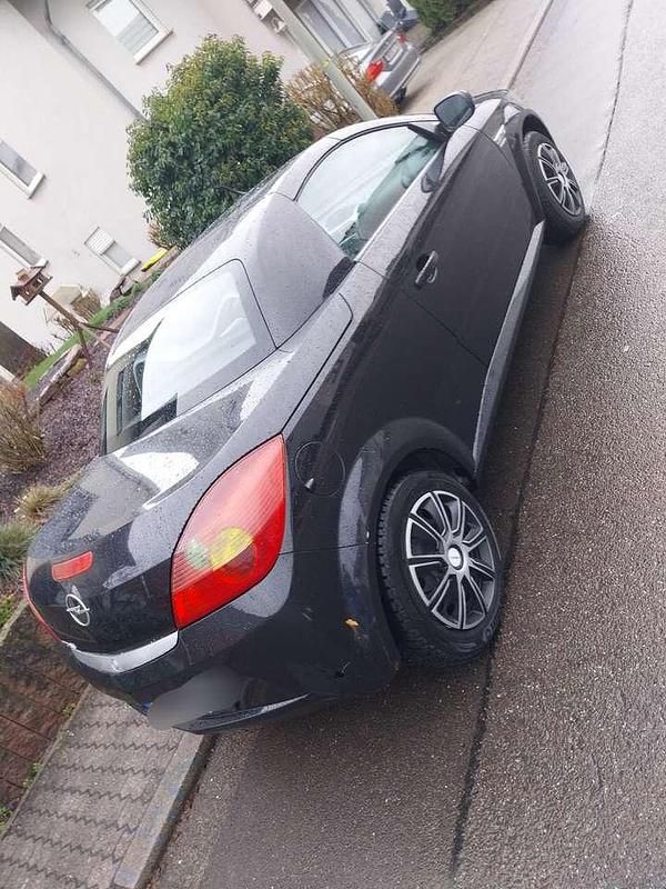 Gebraucht Opel Tigra 90 PS (66 kW) 2008 Schwarz Cabrio