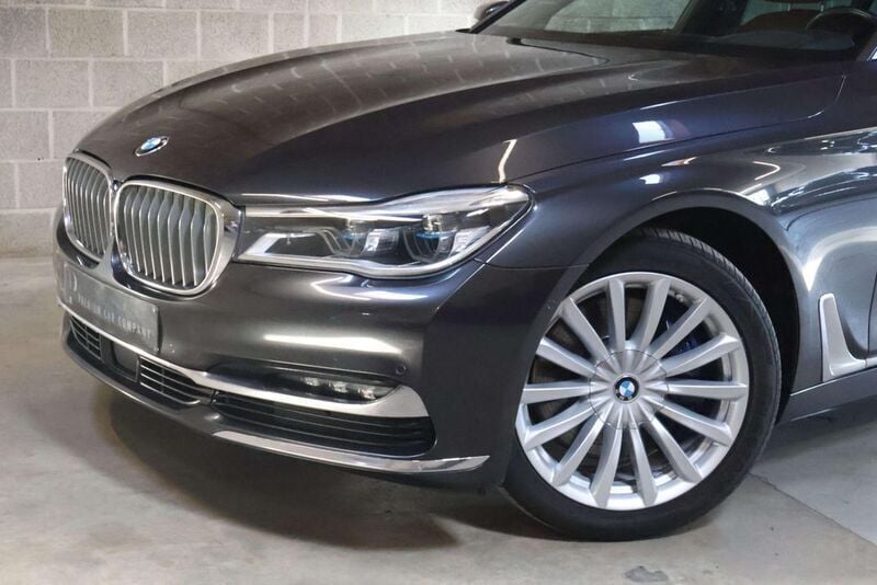 Gebraucht BMW 740L Executive 320 PS (235 kW) 2018 Grau Limousine