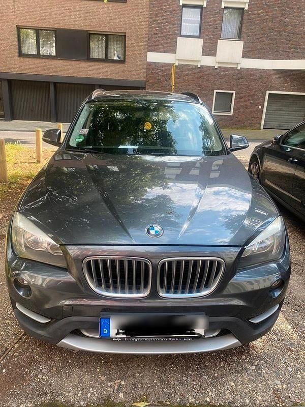 Grau Gebraucht 2012 BMW X1 SUV | 7.100 € (Superpreis) - Bild 1/4