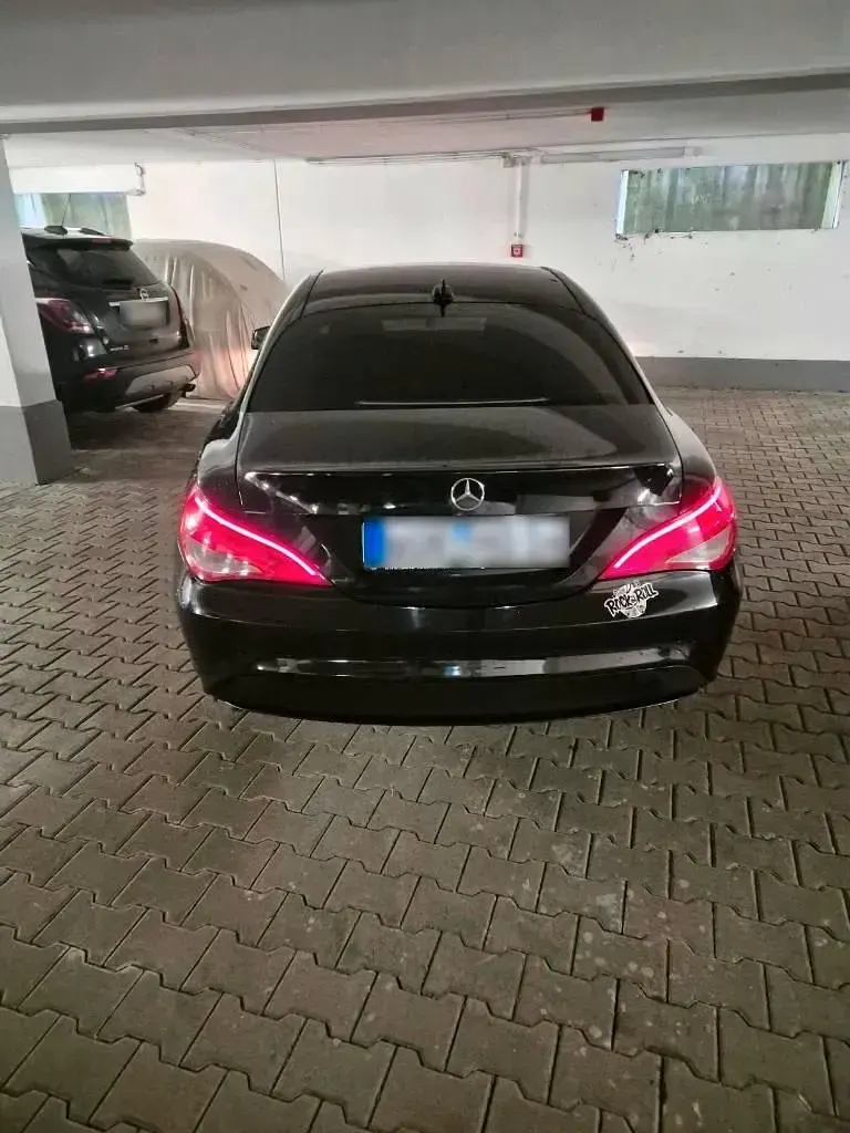 Gebraucht Mercedes CLA180 109 PS (80 kW) 2017 Schwarz Limousine