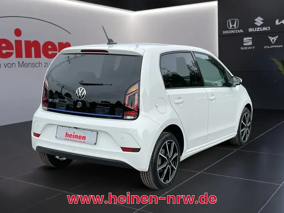 Gebraucht VW e-up! Style 61 kW (83 PS) 2022 Pure white Kleinwagen