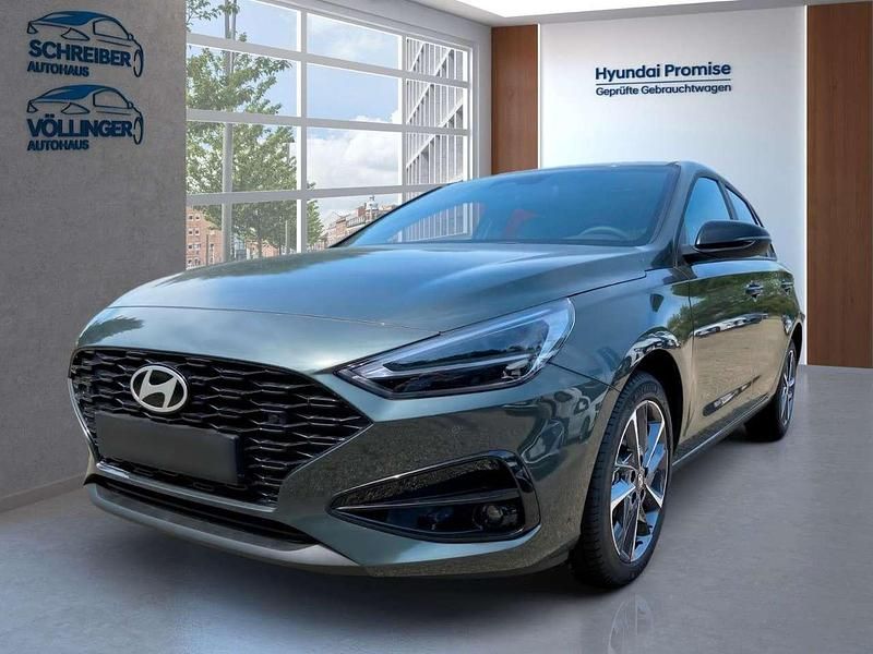 Cypress green / mic Neu 2025 Hyundai i30 Advantage Limousine | 26.490 € (Fairer Preis) - Bild 1/4