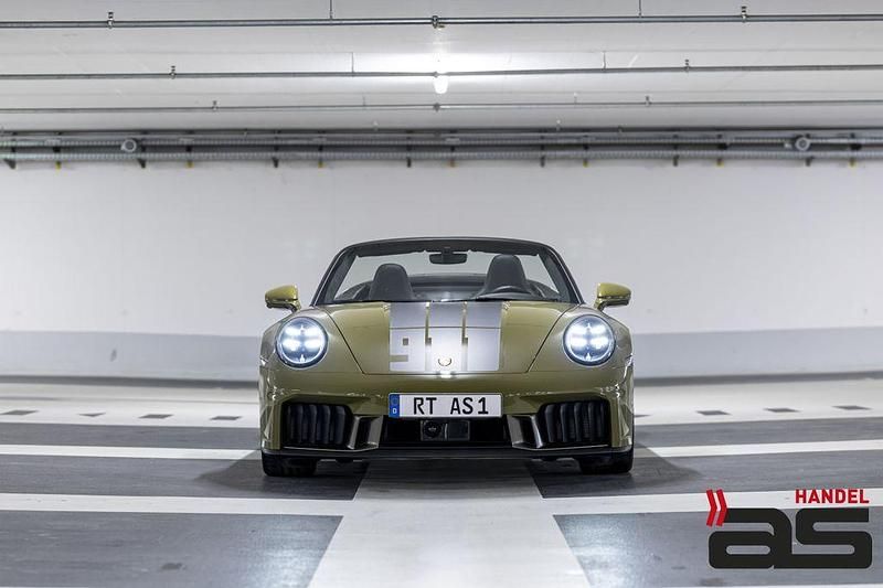 Gebraucht Porsche 992 541 PS (397 kW) 2025 Beige Cabrio