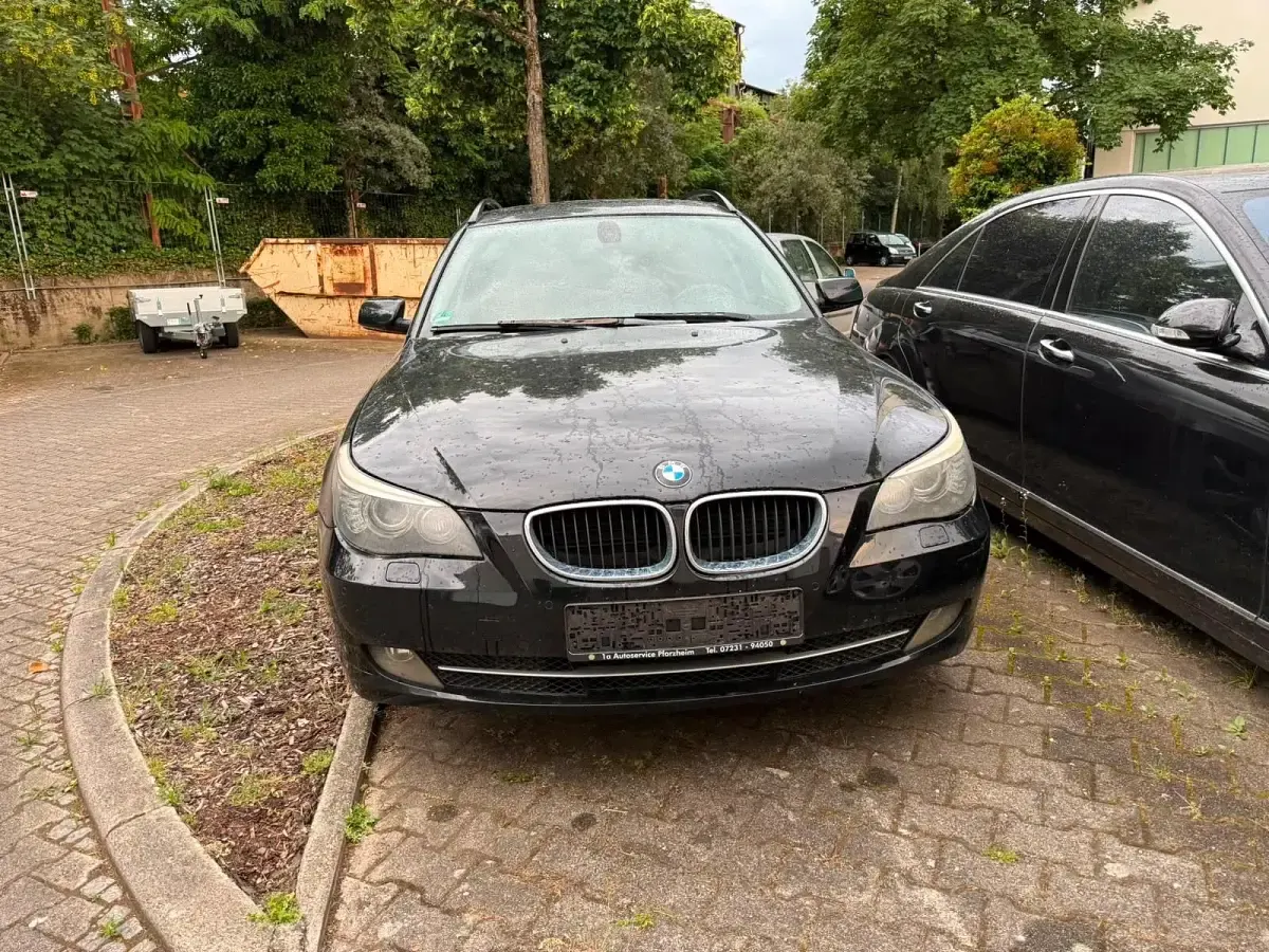 Gebraucht BMW 520 170 PS (125 kW) 2008 Schwarz Kombi