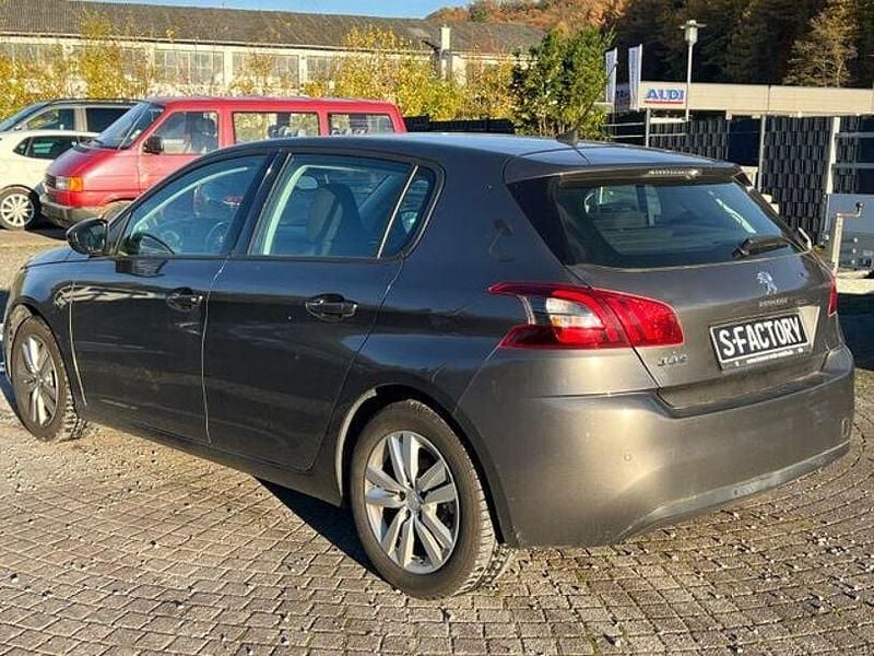 Gebraucht Peugeot 308 Active 110 PS (80 kW) 2019 Andere Limousine