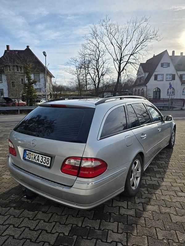 Gebraucht Mercedes E320 Avantgarde 224 PS (164 kW) 2003 Silber Kombi
