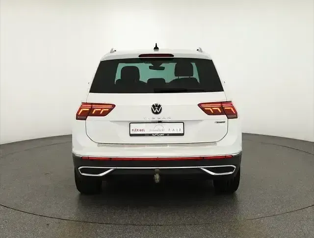 Gebraucht VW Tiguan Elegance 190 PS (139 kW) 2021 Weiß SUV