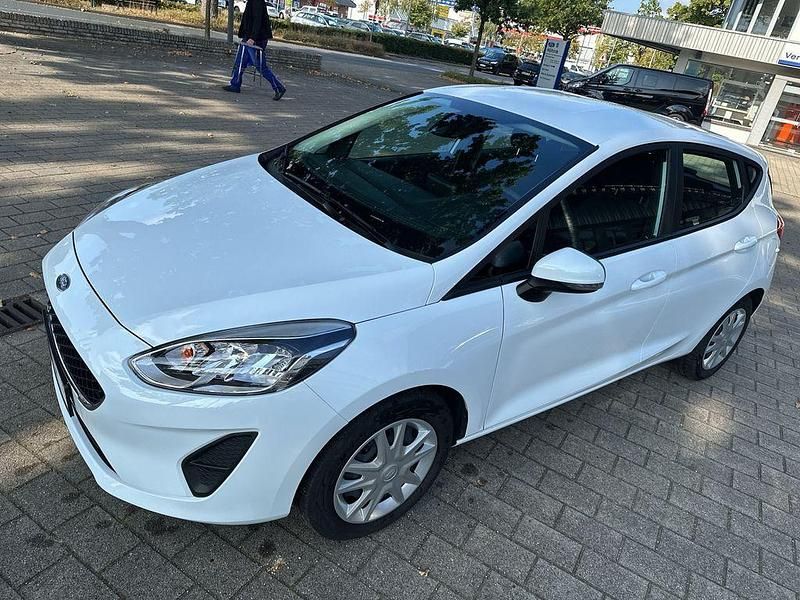 Gebraucht Ford Fiesta Cool & Connect 95 PS (69 kW) 2020 Weiß Kleinwagen