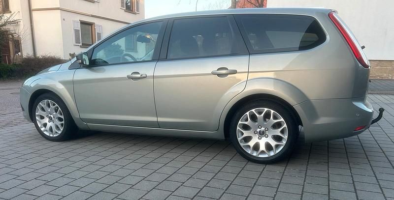 Gebraucht Ford Focus 100 PS (73 kW) 2009 Andere farben Kombi