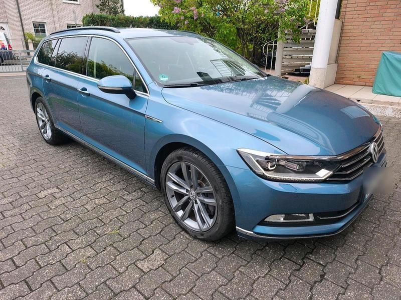 Gebraucht VW Passat 239 PS (175 kW) 2014 Blau Kombi