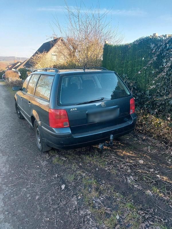 Gebraucht VW Passat 102 PS (75 kW) 1999 Grün Kombi