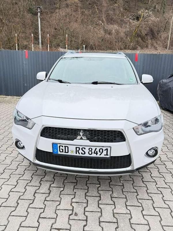 Gebraucht Mitsubishi Outlander Classic Collection 150 PS (110 kW) 2010 SUV