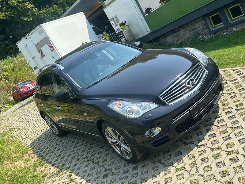 Violett Gebraucht 2016 Infiniti QX50 Premium SUV | 16.990 € - Bild 1/4