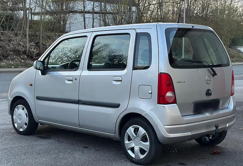 Gebraucht Opel Agila 60 PS (44 kW) 2004 Silber Van / Kleinbus