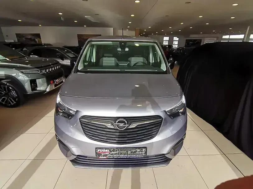 Używany Opel Combo Life Elegance 131 KM (96 kW) 2022 Szary Minivan